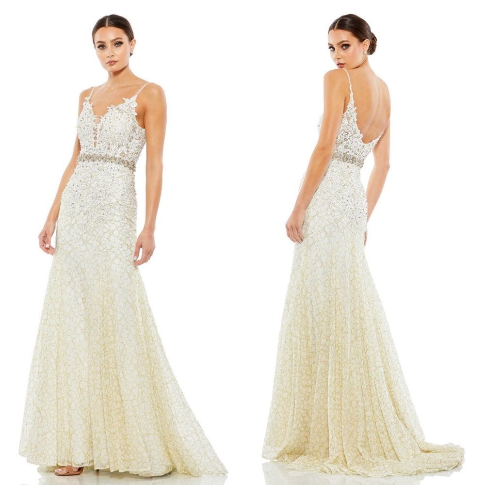 Mac Duggal 79341 Floral Appliqués Sleeveless Plunge Neck Trumpet Gown, Size 12